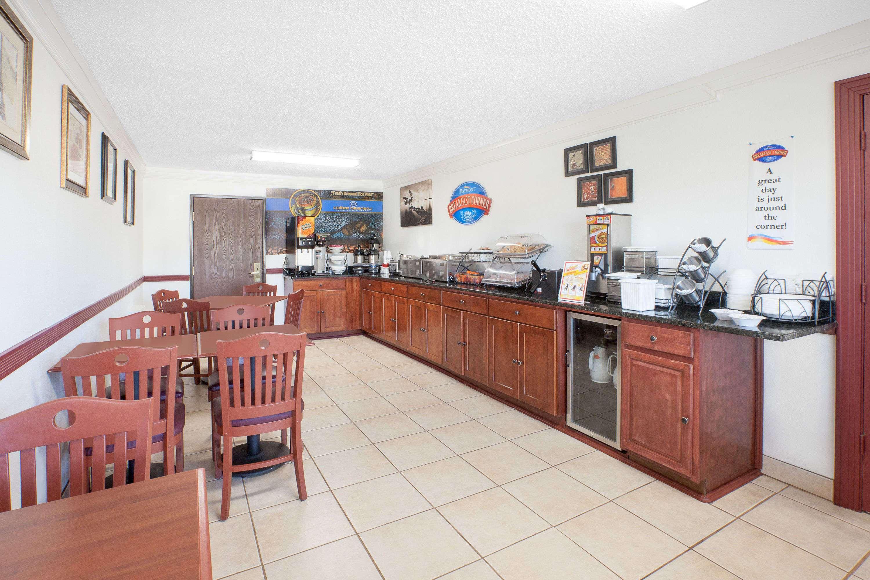 Baymont By Wyndham Port Huron Exterior foto